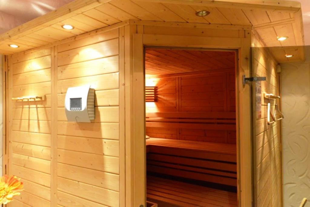 Hotel Prox Арнщат Екстериор снимка
